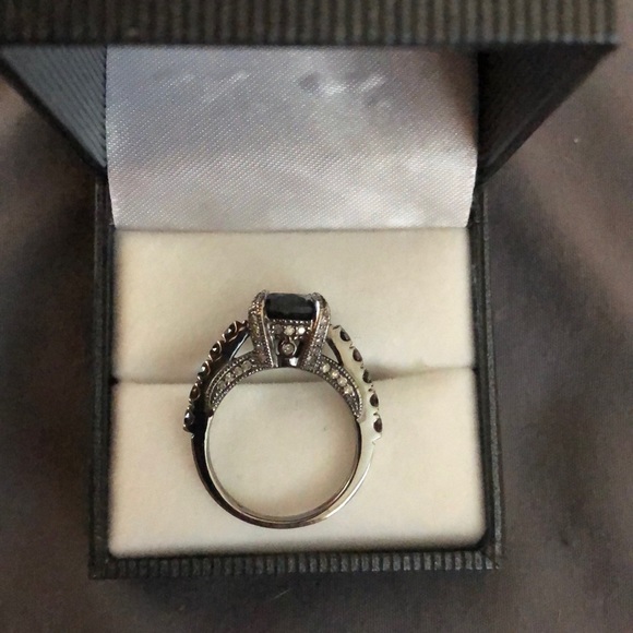 Ring - Picture 2 of 3